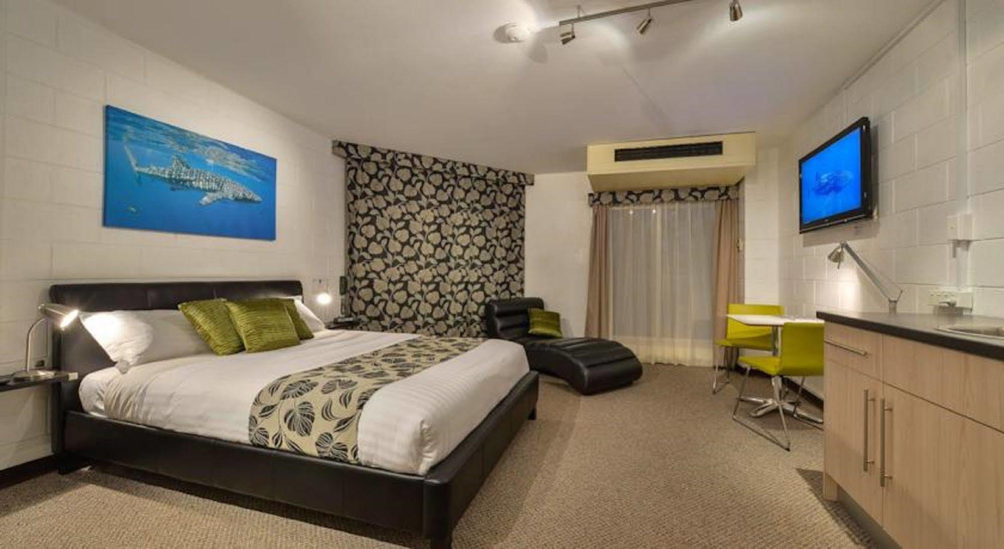Sea Breeze Resort Exmouth Szoba fotó